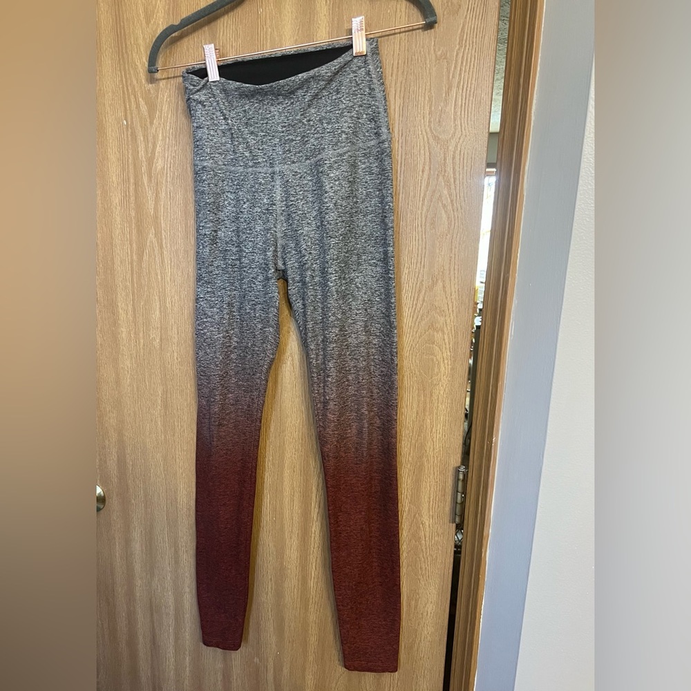 Beyond Yoga spaces dye leggings **FLAW**